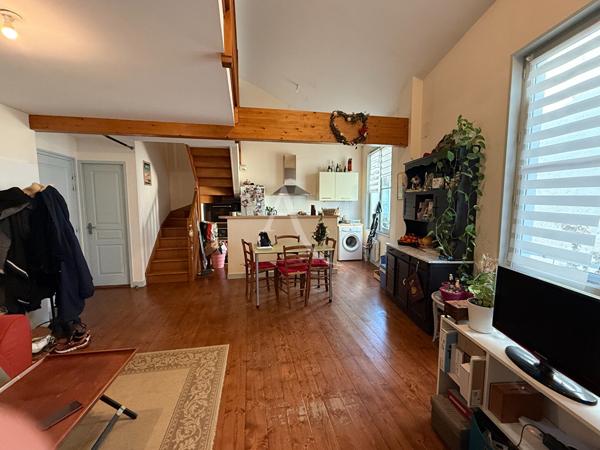 Duplex lumineux en plein coeur de ville avec parking sécurisé