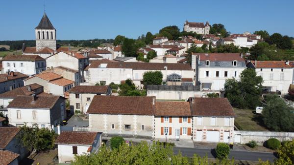 Maison de 2 chambres au coeur de Montmoreau Montmoreau