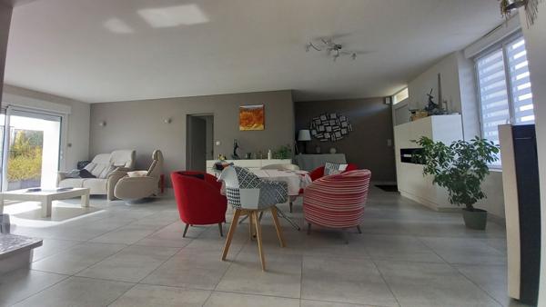 Charmante Maison à Vendre à Divatte sur Loire - 3 chambres, garage et jardin - 360 000 €HAI