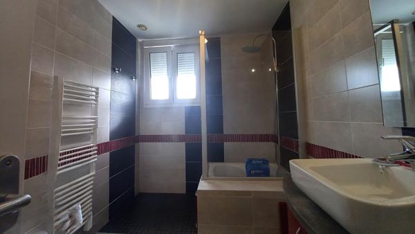 Charmante Maison à Vendre à Divatte sur Loire - 3 chambres, garage et jardin - 360 000 €HAI