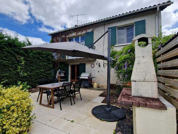 Maison ancienne - Le bugue Maison 4 chambres, dépendance, piscine et jardin proche du village.
