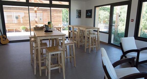 Bâtiment polyvalent avec fort potentiel activité professionnelle & habitation Saint didier