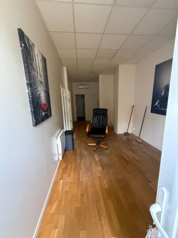 Bureaux Aubervilliers 1 pièce(s) 61 m2