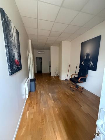 Bureaux Aubervilliers 1 pièce(s) 61 m2