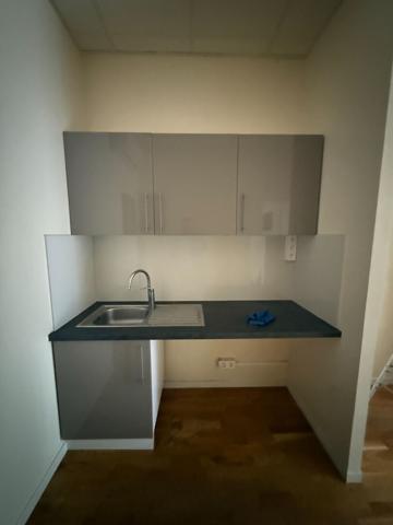 Bureaux Aubervilliers 1 pièce(s) 61 m2