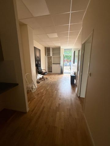Bureaux Aubervilliers 1 pièce(s) 61 m2