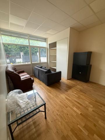 Bureaux Aubervilliers 1 pièce(s) 61 m2