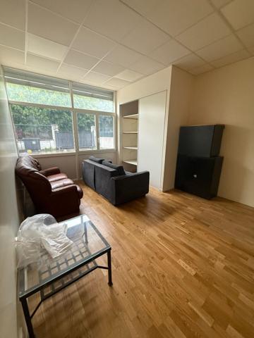 Bureaux Aubervilliers 1 pièce(s) 61 m2