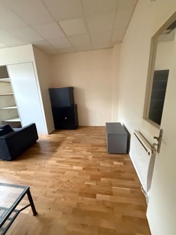 Bureaux Aubervilliers 1 pièce(s) 61 m2