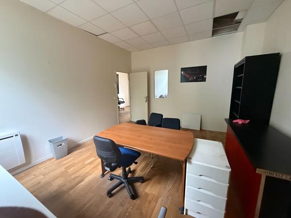 Bureaux Aubervilliers 1 pièce(s) 61 m2
