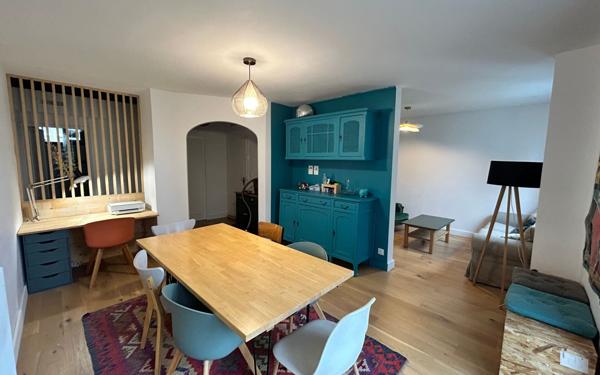 Appartement à louer    4 pièces •  Bordeaux