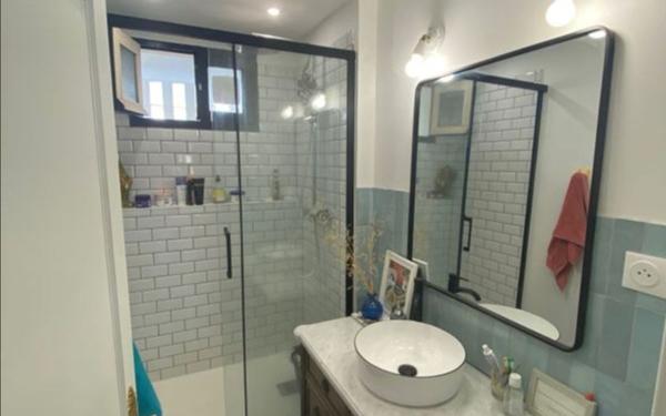 Appartement à louer    4 pièces •  Bordeaux