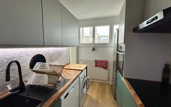 Appartement à louer    4 pièces •  Bordeaux