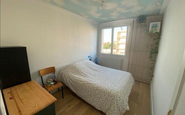 Appartement à louer    4 pièces •  Bordeaux