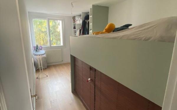 Appartement à louer    4 pièces •  Bordeaux