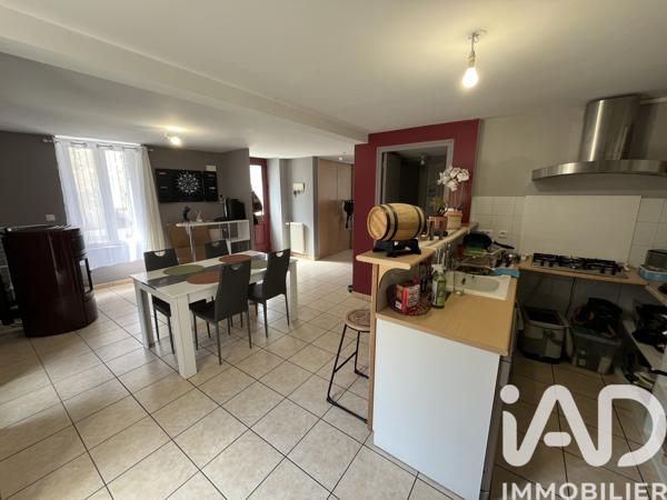 Maison à vendre 5 pièces 97 m² Saint-Amand-sur-Sèvre