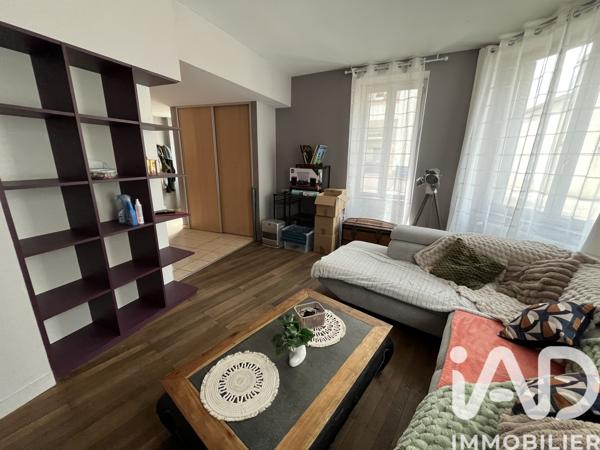 Maison à vendre 5 pièces 97 m² Saint-Amand-sur-Sèvre