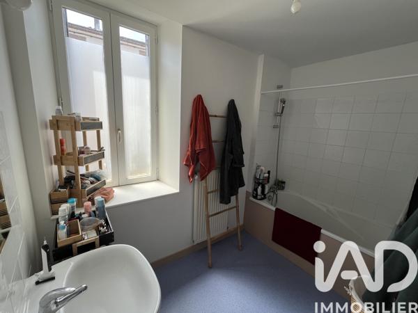 Maison à vendre 5 pièces 97 m² Saint-Amand-sur-Sèvre