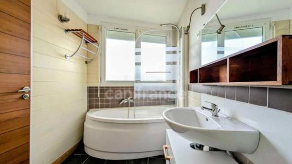 BREST (29) St Martin - Appartement - 80 m² avec balcon-terrasse - 3 chambres - Dernier étage