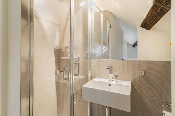 Appartement Paris 7 e - CARRÉ DES ANTIQUAIRES