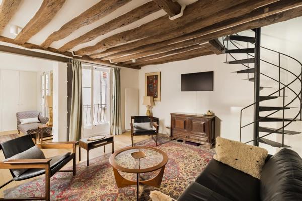 Appartement Paris 7 e - CARRÉ DES ANTIQUAIRES