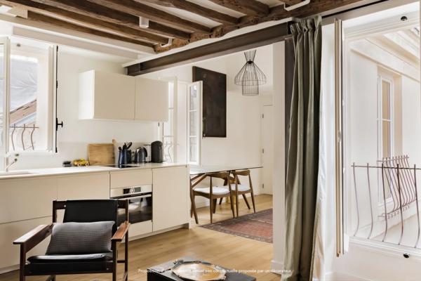 Appartement Paris 7 e - CARRÉ DES ANTIQUAIRES