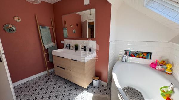 Maison de ville, Dole 5 pièce(s) 123 m2 Quartier AZAN avec terrain de 250 m²
