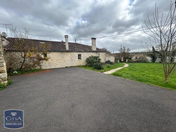 Maison à vendre 5 pièces 174m² Varzay (17460)