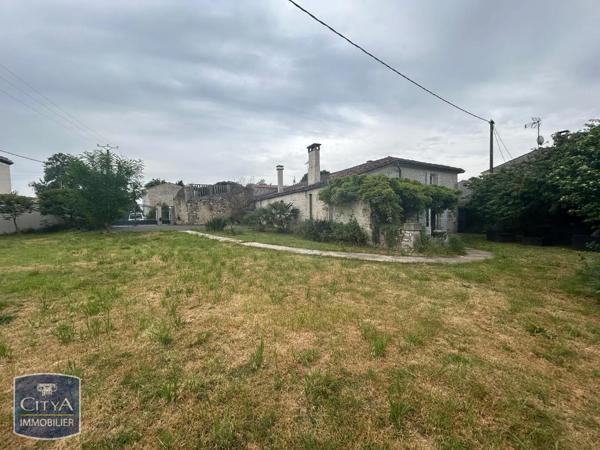 Maison à vendre 5 pièces 174m² Varzay (17460)