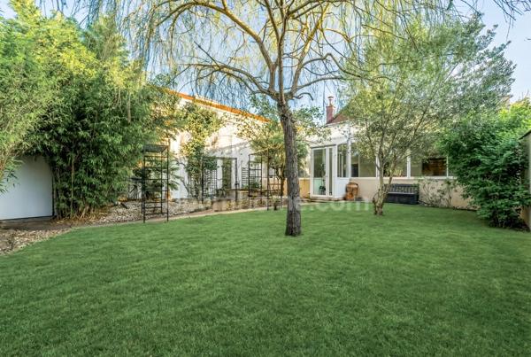 92700 – COLOMBES – MAISON FAMILIALE – 5 CHAMBRES - JARDINS – DOUBLE BOX – CLIMATISATION - LUMINEUX - CALME – SANS VIS-À-VIS - DÉPENDANCE – PROXIMITÉ COMMODITÉS - POTENTIEL LOCATIF