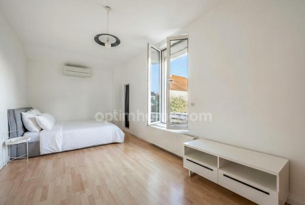 92700 – COLOMBES – MAISON FAMILIALE – 5 CHAMBRES - JARDINS – DOUBLE BOX – CLIMATISATION - LUMINEUX - CALME – SANS VIS-À-VIS - DÉPENDANCE – PROXIMITÉ COMMODITÉS - POTENTIEL LOCATIF