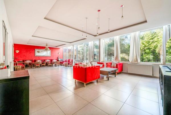 92700 – COLOMBES – MAISON FAMILIALE – 5 CHAMBRES - JARDINS – DOUBLE BOX – CLIMATISATION - LUMINEUX - CALME – SANS VIS-À-VIS - DÉPENDANCE – PROXIMITÉ COMMODITÉS - POTENTIEL LOCATIF