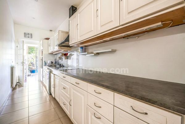 92700 – COLOMBES – MAISON FAMILIALE – 5 CHAMBRES - JARDINS – DOUBLE BOX – CLIMATISATION - LUMINEUX - CALME – SANS VIS-À-VIS - DÉPENDANCE – PROXIMITÉ COMMODITÉS - POTENTIEL LOCATIF