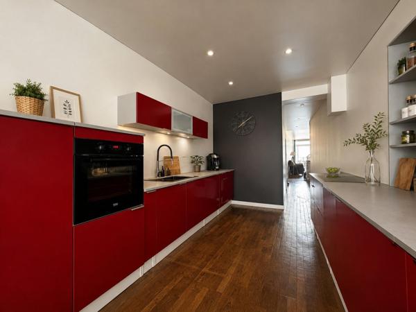 Maison de ville avec garage et exterieur