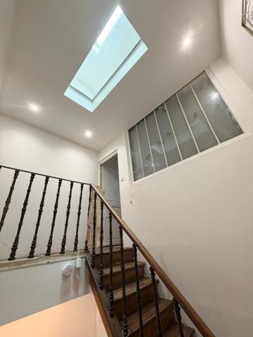 Maison de ville avec garage et exterieur
