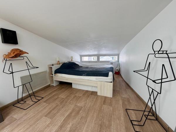 Maison de ville avec garage et exterieur