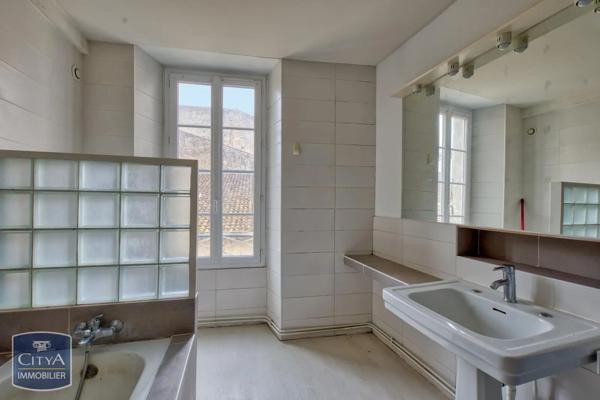 Appartement à vendre 3 pièces 67m² Saintes (17100)