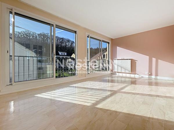 A VENDRE - ST CYR L ECOLE - Appartement de 4 pièces de 75 m² avec parking et cave