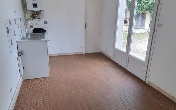 Maison à louer    3 pièces • 88 m2 Cinq-Mars-la-Pile