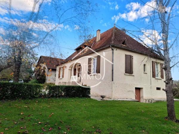 SAINT GERMAIN ET MONS : Belle propriété comprenant habitation principale, un séchoir à tabac, une grange et une longère