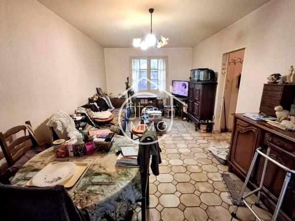 SAINT GERMAIN ET MONS : Belle propriété comprenant habitation principale, un séchoir à tabac, une grange et une longère