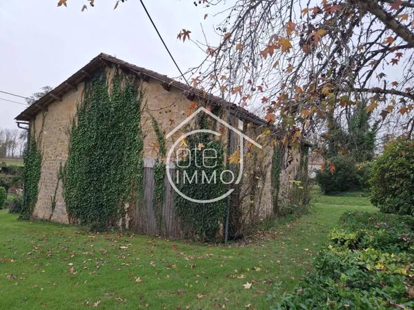 SAINT GERMAIN ET MONS : Belle propriété comprenant habitation principale, un séchoir à tabac, une grange et une longère