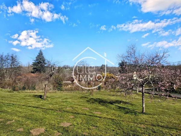 SAINT GERMAIN ET MONS : Belle propriété comprenant habitation principale, un séchoir à tabac, une grange et une longère