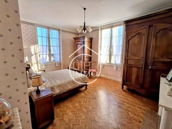 SAINT GERMAIN ET MONS : Belle propriété comprenant habitation principale, un séchoir à tabac, une grange et une longère
