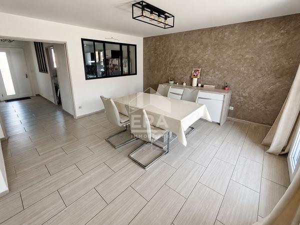 VITROLLES - LES PINCHINADES - Maison mitoyenne T4 de 108m2 sur une parcelle de 190m2 avec garage