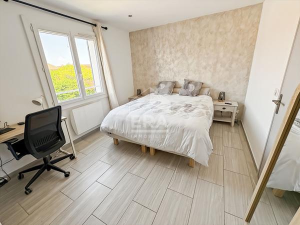 VITROLLES - LES PINCHINADES - Maison mitoyenne T4 de 108m2 sur une parcelle de 190m2 avec garage