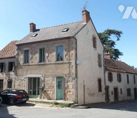 SOUMANS (23) CREUSE, A vendre maison de famille de 150 m² hab. avec dépendances en centre bourg...