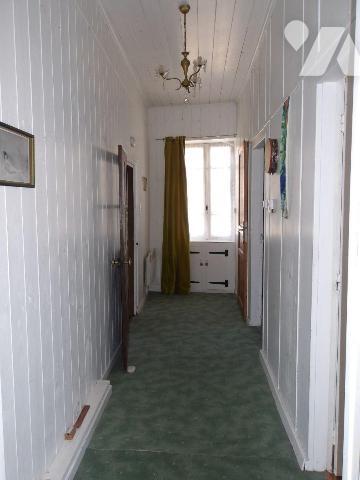 SOUMANS (23) CREUSE, A vendre maison de famille de 150 m² hab. avec dépendances en centre bourg...