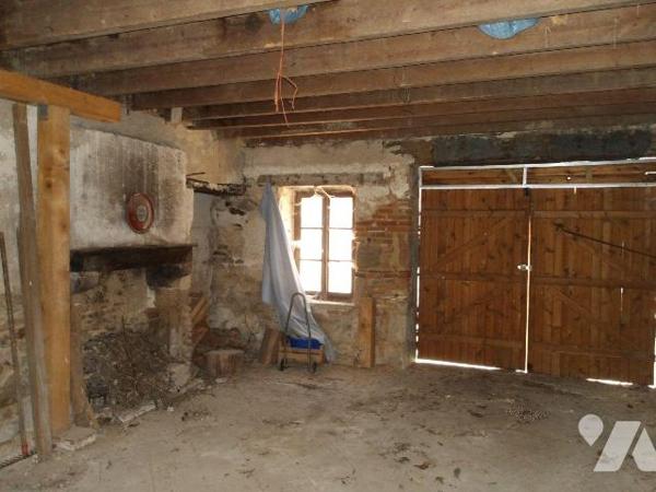 SOUMANS (23) CREUSE, A vendre maison de famille de 150 m² hab. avec dépendances en centre bourg...