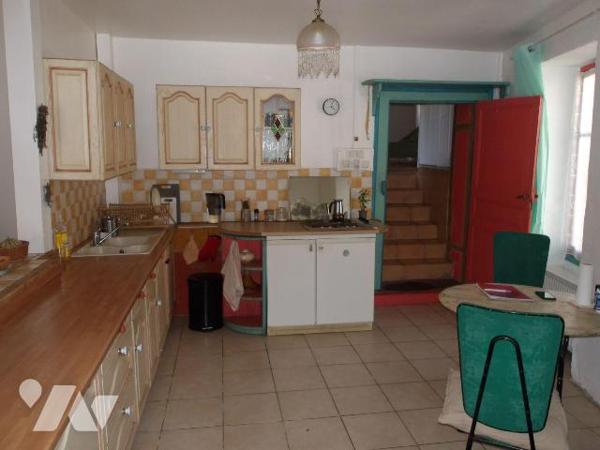SOUMANS (23) CREUSE, A vendre maison de famille de 150 m² hab. avec dépendances en centre bourg...
